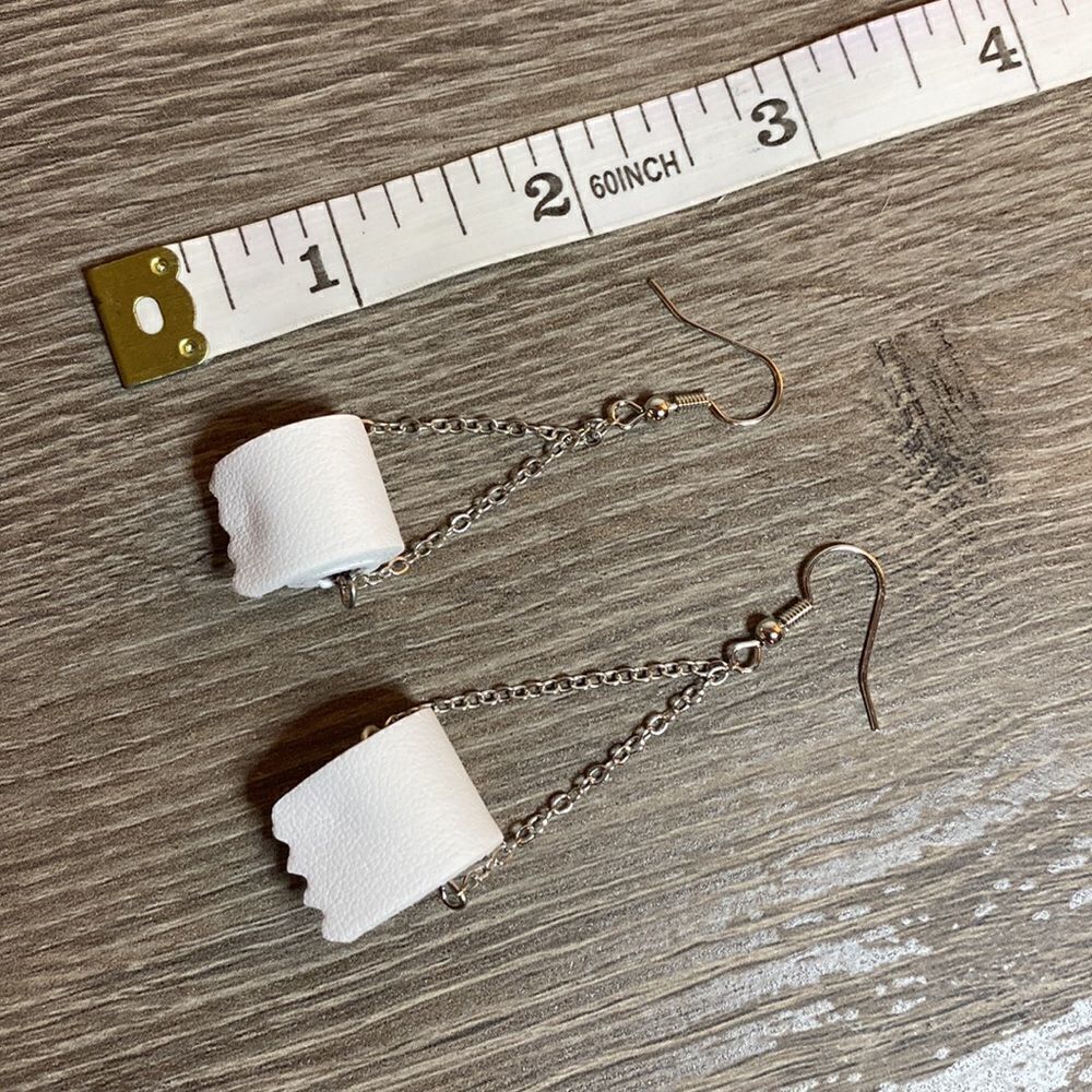 Funny Toilet Paper Earrings - Picture 3 of 4